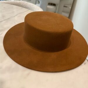 GIGI PIP Classic Black Interior Hat